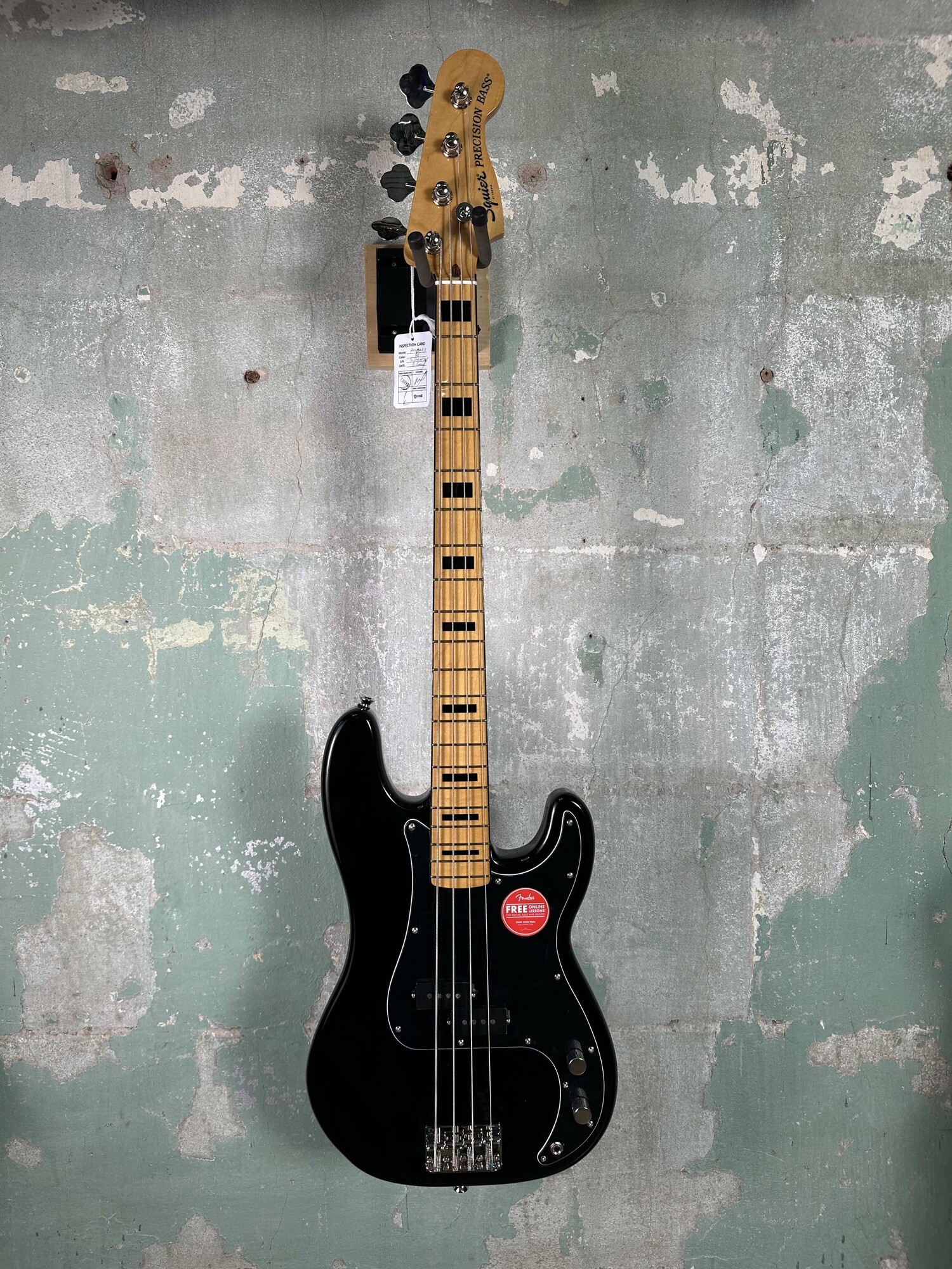 Squier Classic Vibe '70s Jazz Bass - Black - Tulsa Guitar Company