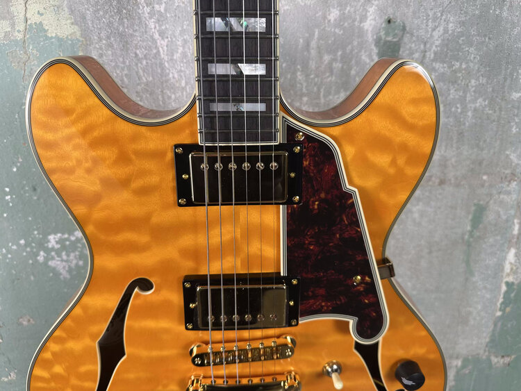 D'Angelico D'Angelico Excel DC XT - Vintage Natural Quilt