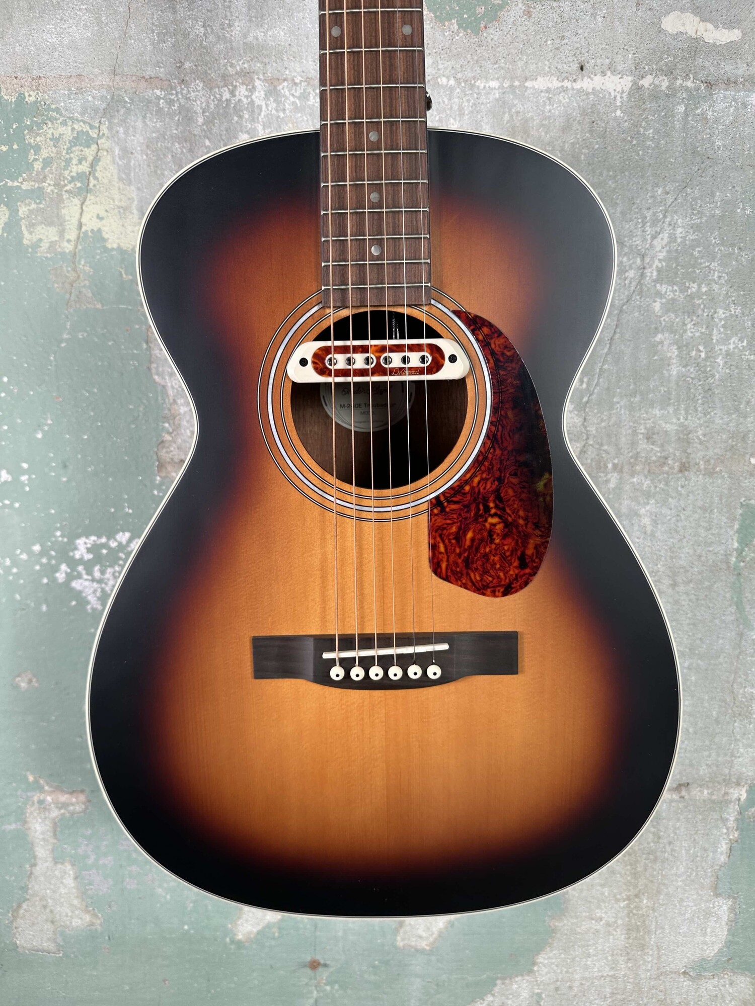 Guild Westerly Collection M-240E Troubadour with Pau Ferro