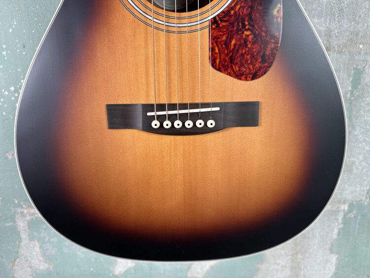 Guild Guild Westerly Collection M-240E Troubadour with Pau Ferro Fretboard - Sunburst