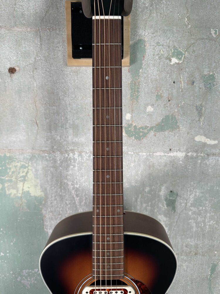 Guild Guild Westerly Collection M-240E Troubadour with Pau Ferro Fretboard - Sunburst