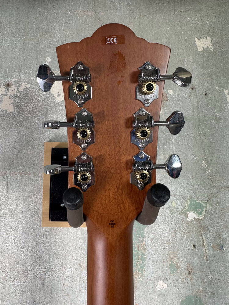 Guild Guild Westerly Collection M-240E Troubadour with Pau Ferro Fretboard - Sunburst