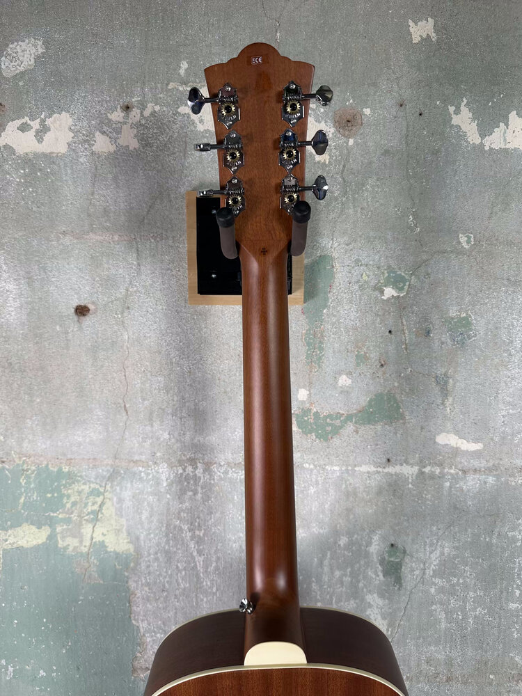 Guild Guild Westerly Collection M-240E Troubadour with Pau Ferro Fretboard - Sunburst