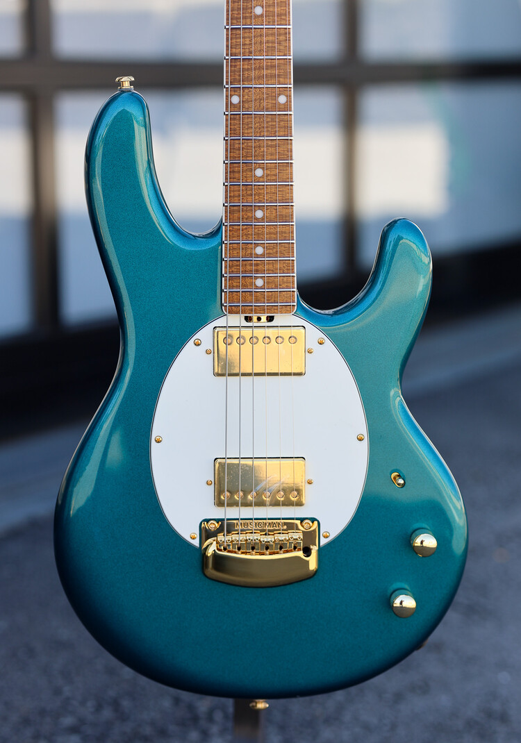 Ernie Ball Music Man Ernie Ball Music Man Cory Wong Signature StingRay II Deluxe - Pine Green