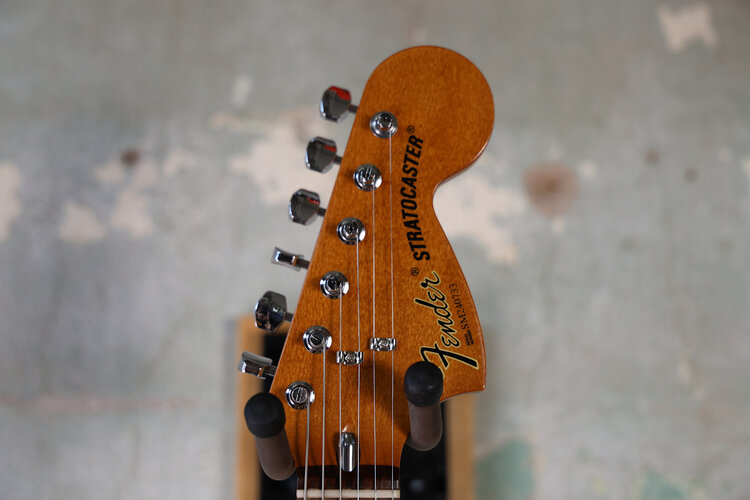 Fender Fender 70th Anniversary Vintera® II Antigua Stratocaster®