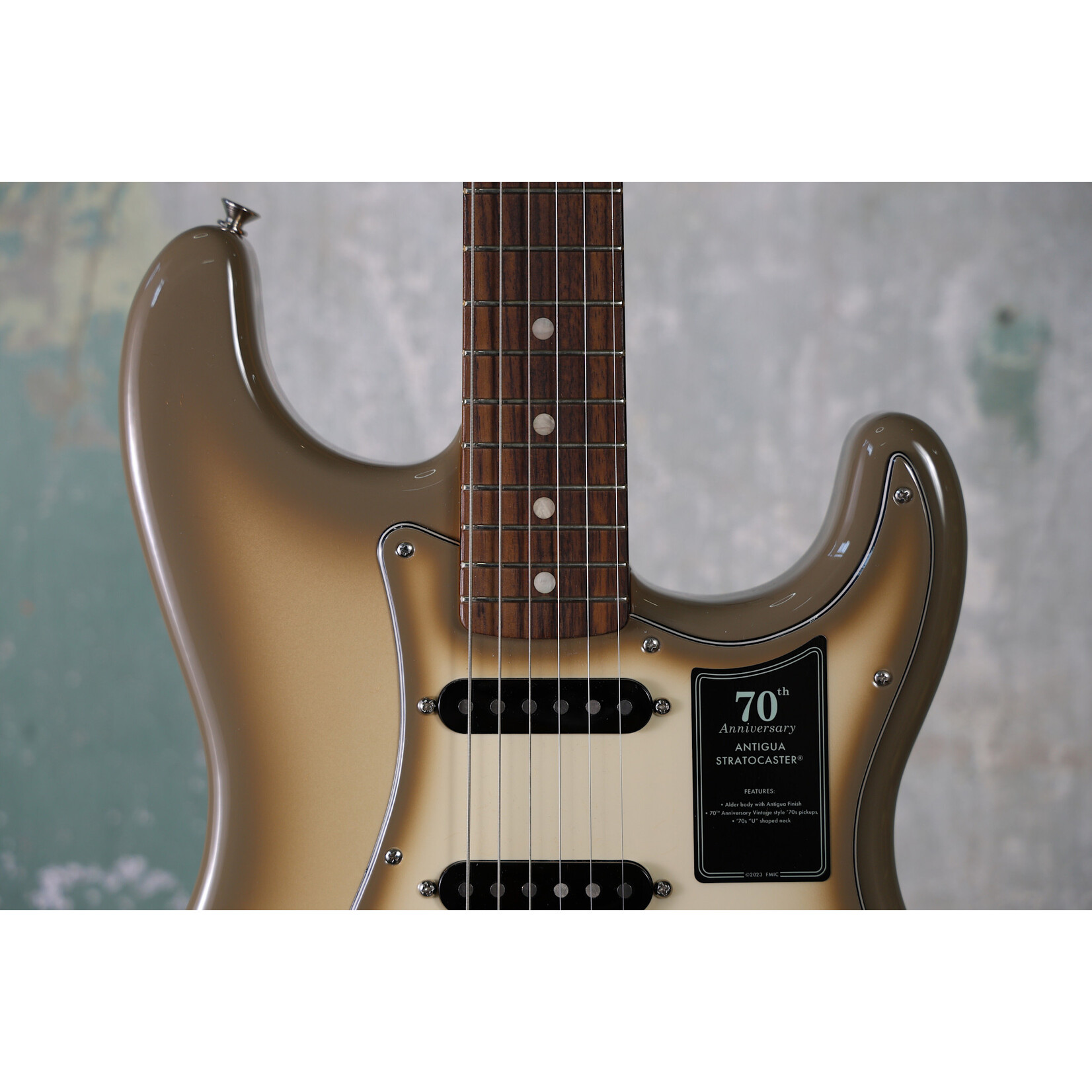 Fender Fender 70th Anniversary Vintera® II Antigua Stratocaster®