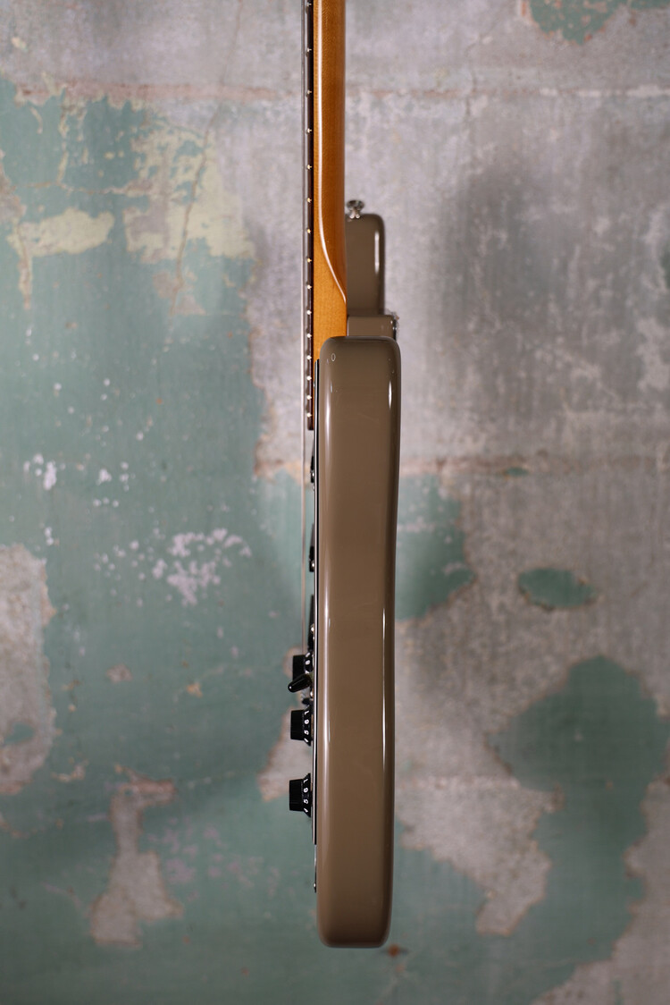 Fender Fender 70th Anniversary Vintera® II Antigua Stratocaster®