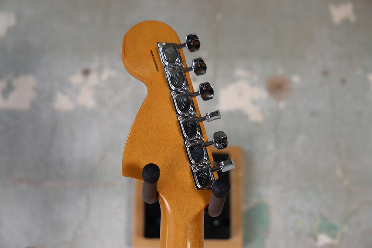 Fender Fender 70th Anniversary Vintera® II Antigua Stratocaster®