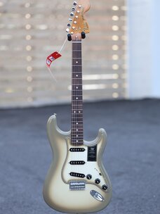 Fender Fender 70th Anniversary Vintera® II Antigua Stratocaster®