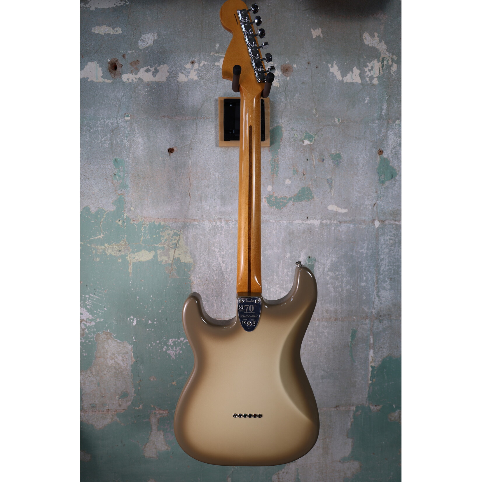 Fender Fender 70th Anniversary Vintera® II Antigua Stratocaster®