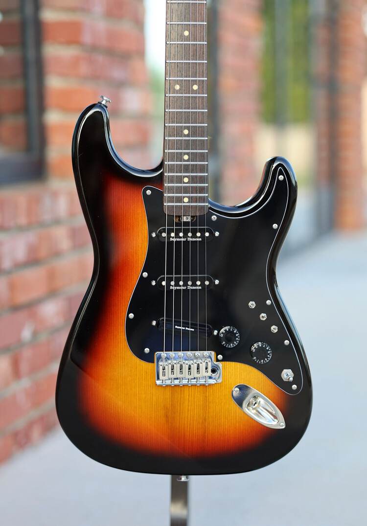 Hondo Guitars Hondo Guitars Ponyboy Electric Guitar with Hardshell Case - Sundown Finish (Pre-Order)