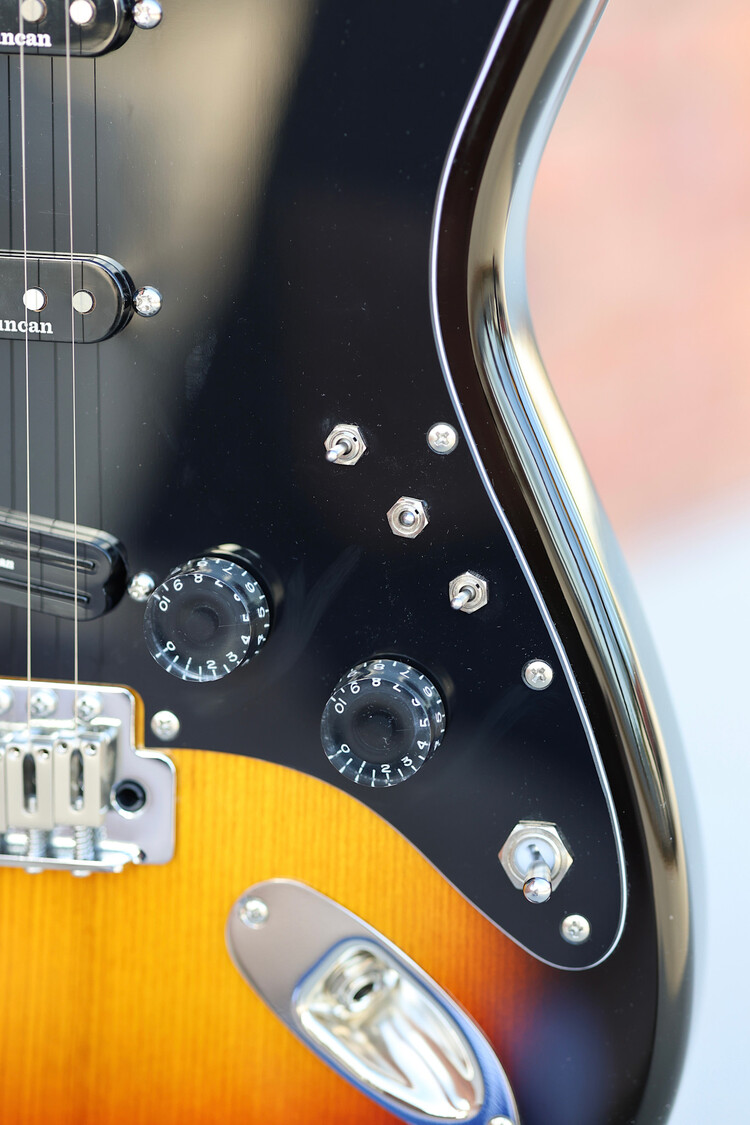 Hondo Guitars Hondo Guitars Ponyboy Electric Guitar with Hardshell Case - Sundown Finish (Pre-Order)