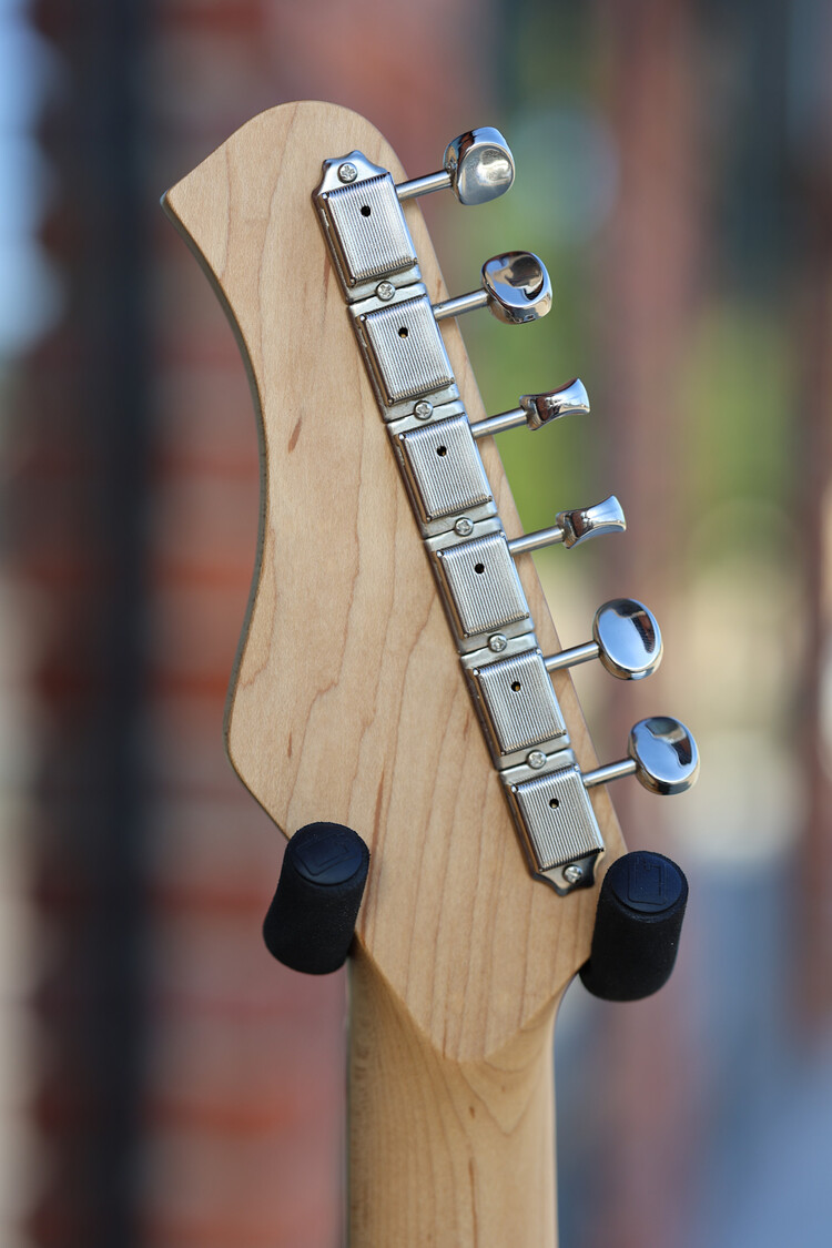 Hondo Guitars Hondo Guitars Ponyboy Electric Guitar with Hardshell Case - Sundown Finish (Pre-Order)