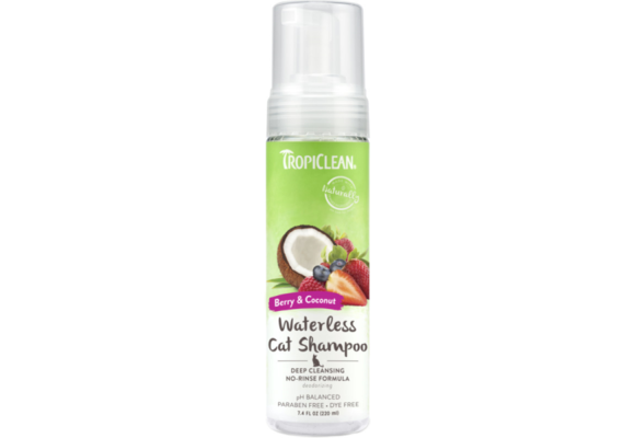 TropiClean Waterless Cat Shampoo Berry & Coconut 7.4oz