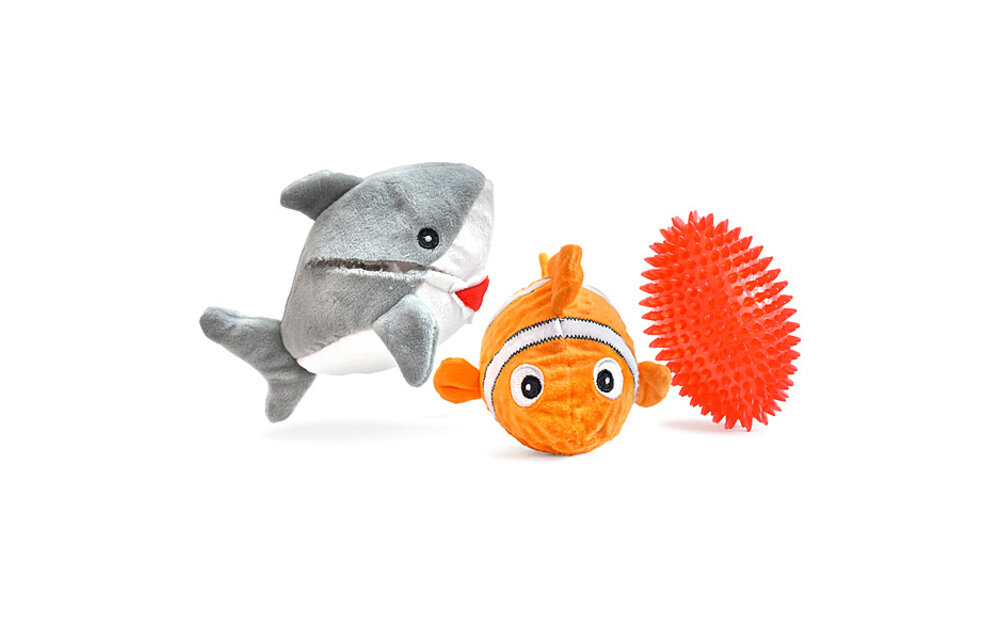 *Disc* Patchwork Pets Prickles Great White w/ Fish 5”