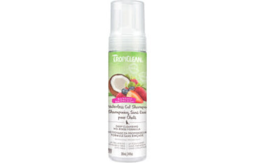TropiClean Waterless Cat Shampoo Berry & Coconut 7.4oz
