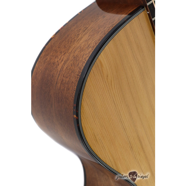 Breedlove Pursuit Concerto CE Red Cedar – Mahogany Acoustic/Electric Guitar