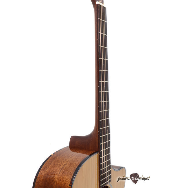 Breedlove Pursuit Concerto CE Red Cedar – Mahogany Acoustic/Electric Guitar