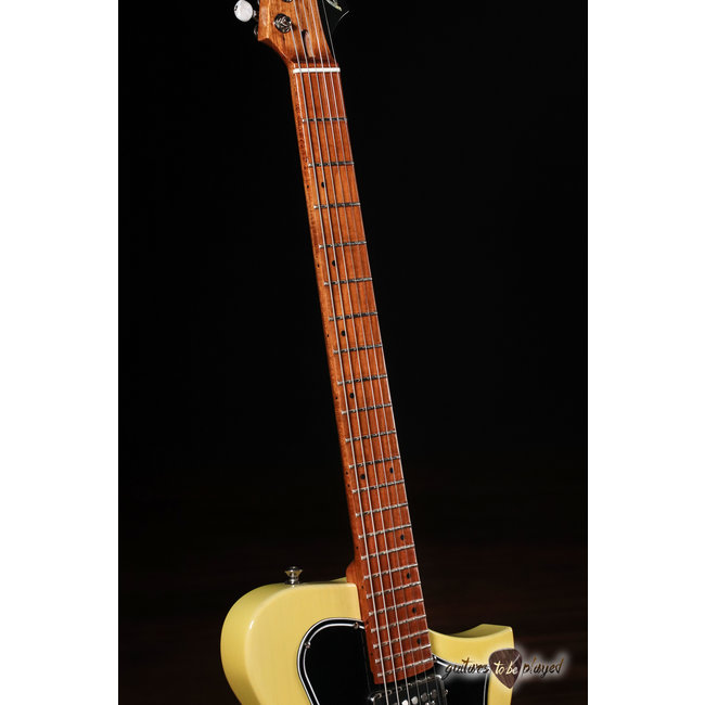 Kauer Korona Roasted Pine Body & Roasted Maple Neck Guitar – Tapioca Translucent