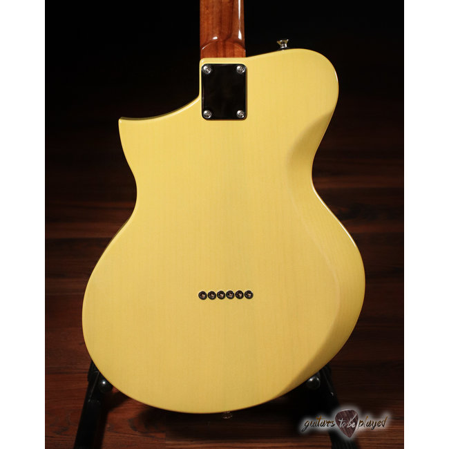 Kauer Korona Roasted Pine Body & Roasted Maple Neck Guitar – Tapioca Translucent