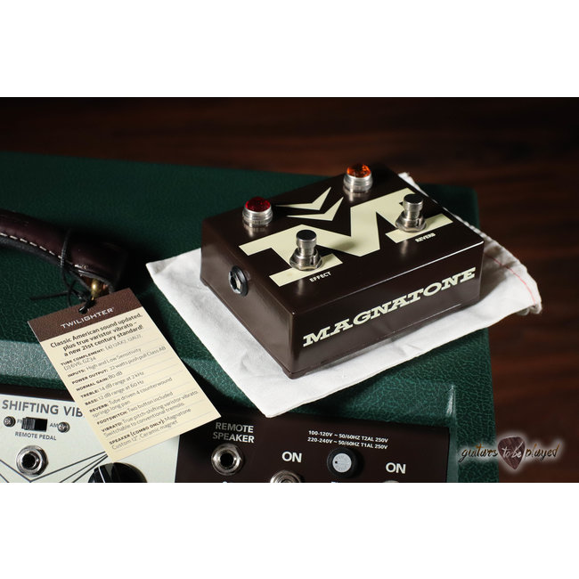 Magnatone Twilighter 22W Reverb/Vibrato 1x12” Combo Amp – Dark Green
