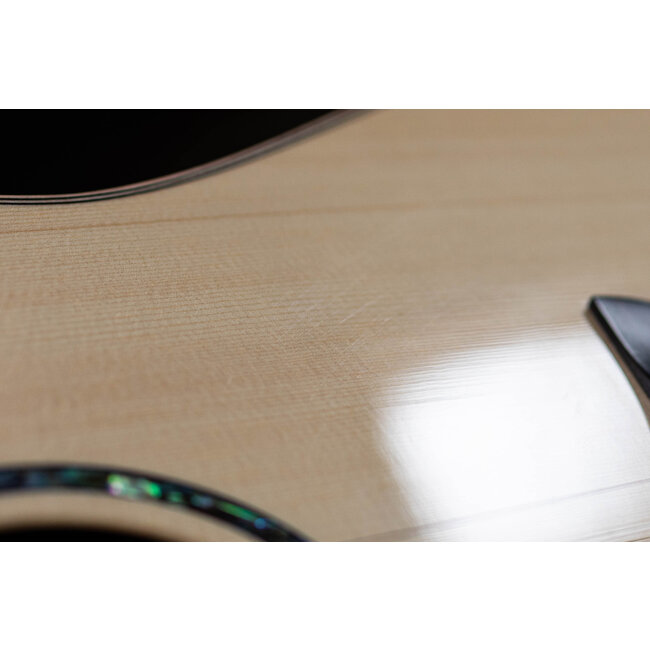 Faith FSCEHG Saturn HiGloss Dreadnought Cutaway Guitar w/ Case