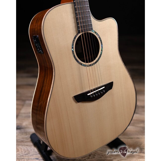 Faith FSCEHG Saturn HiGloss Dreadnought Cutaway Guitar w/ Case