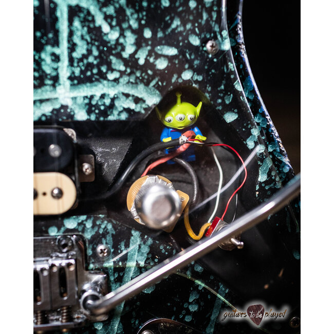 Shabat Lynx H Maple Neck S-Style Guitar – Blue/Green Splatter over Black