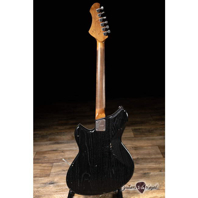 Novo Nucleus Miris J Semi-Hollow Guitar w/ Fralin P-90s – Bull Black