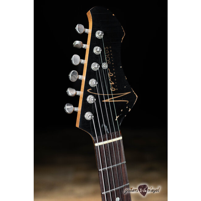 Novo Nucleus Solus H2 Guitar w/ Fralin Pure PAF's – Gold Top Gold