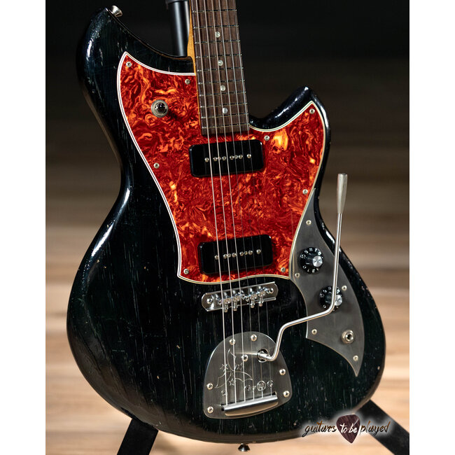 Novo Nucleus Serus J Guitar w/ Fralin P-90s – Bull Black