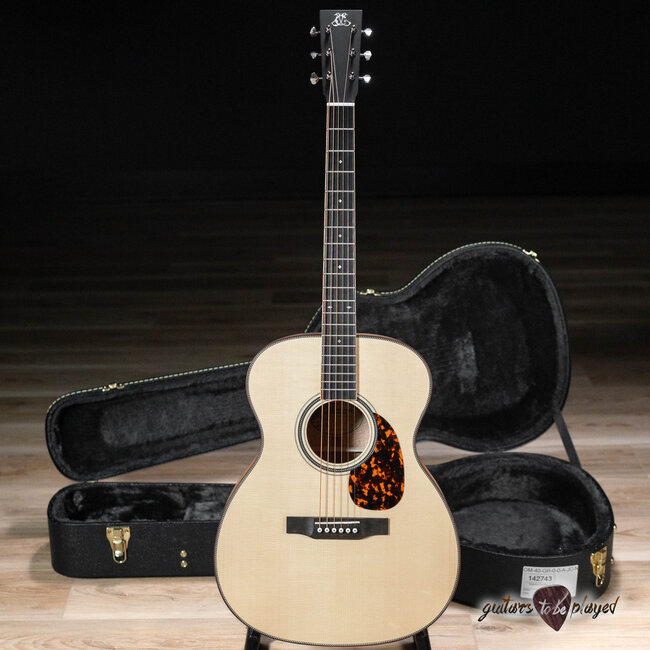 Larrivee OM-40 Moon Spruce/Silver Oak 1-11/16” Nut Acoustic Guitar w/ Case
