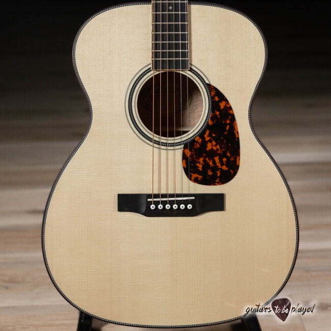 Larrivee OM-40 Moon Spruce/Silver Oak 1-11/16” Nut Acoustic Guitar w/ Case