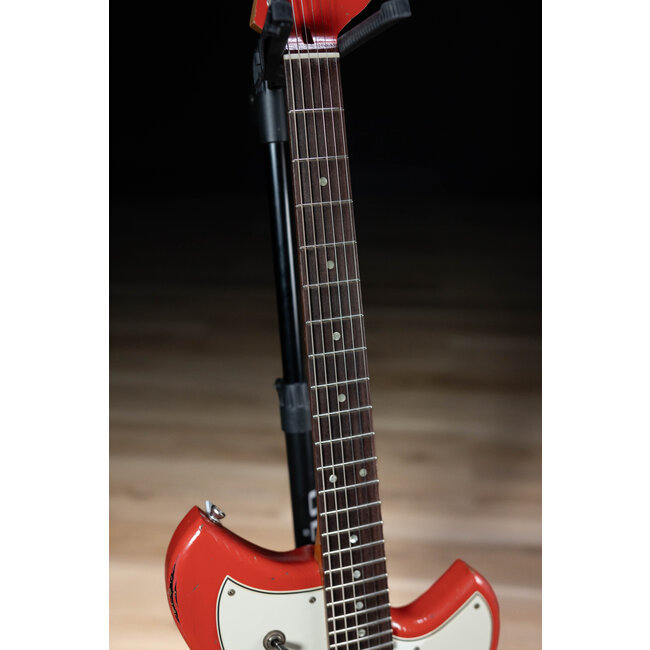 Novo Dealer Limited Nucleus Serus J Guitar – Fiesta Red over ‘64 3-Tone Burst