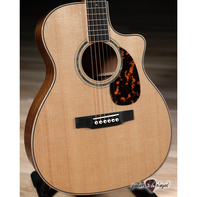 Larrivee OMV-05 MH Spruce/Mahogany Cutaway Acoustic Guitar w/ Case