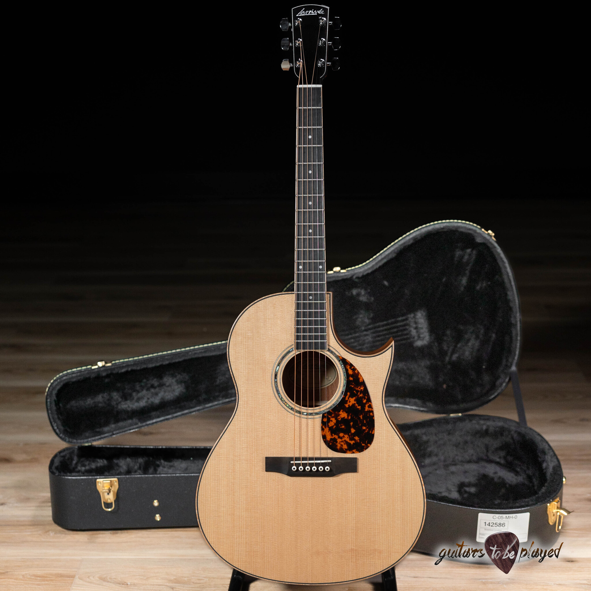 Larrivee C-05 MH Spruce/Mahogany Florentine Cutaway Guitar w/ Case