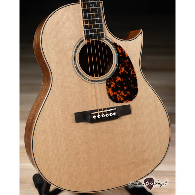 Larrivee C-05 MH Spruce/Mahogany Florentine Cutaway Guitar w/ Case