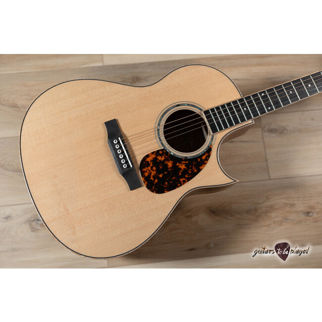 Larrivee C-05 MH Spruce/Mahogany Florentine Cutaway Guitar w/ Case