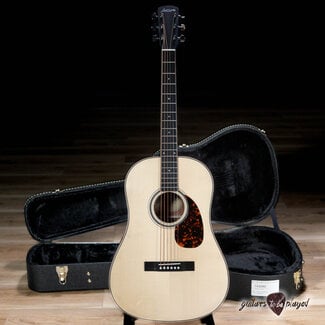 Larrivee Larrivee BT-03 Moon Spruce/Mahogany Baritone Acoustic Guitar w/ Case