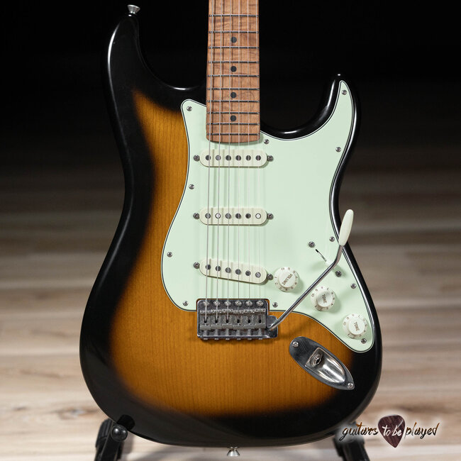 Xotic XSC-1 Alder S-Style w/ Roasted Flame Maple Neck – 2-Tone Burst