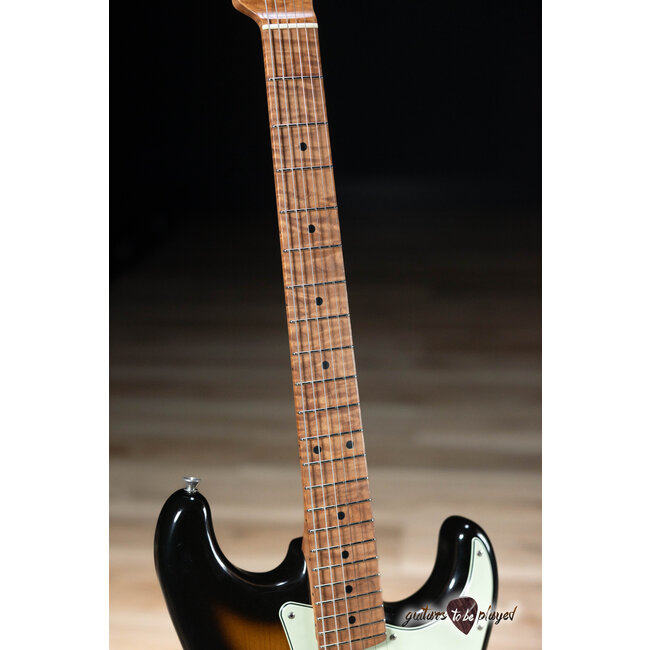 Xotic XSC-1 Alder S-Style w/ Roasted Flame Maple Neck – 2-Tone Burst