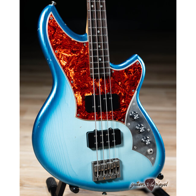 Novo Nucleus Ivorus 32” Scale Bass Guitar w/ Lollar Pickups  – Lake Sonic Burst