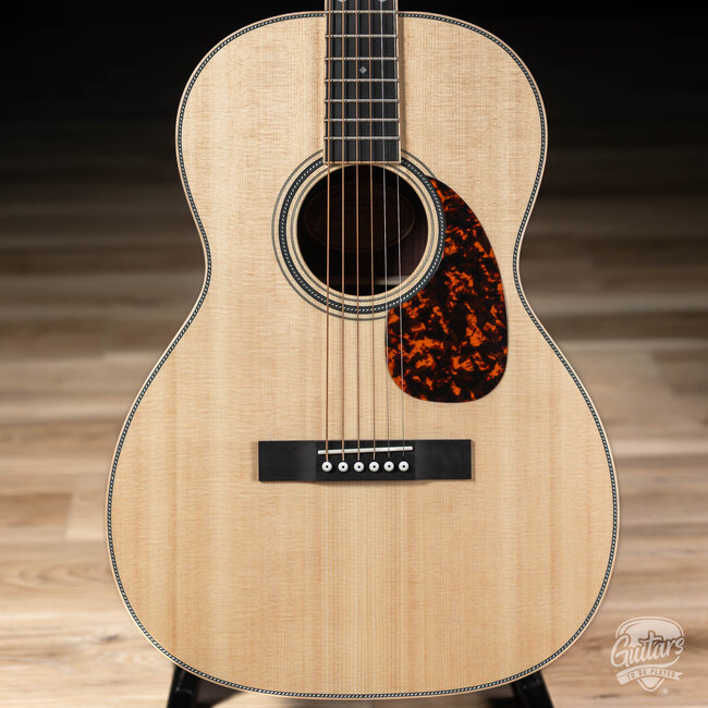 Larrivee OOO-40RE Spruce/Rosewood Acoustic LR Baggs EAS  w/ Case