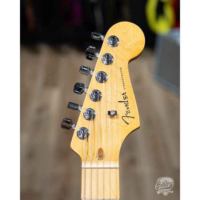 2021 Fender American Ultra Stratocaster w/ Case – 3-Color Sunburst