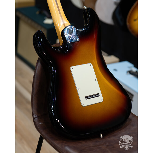 2021 Fender American Ultra Stratocaster w/ Case – 3-Color Sunburst