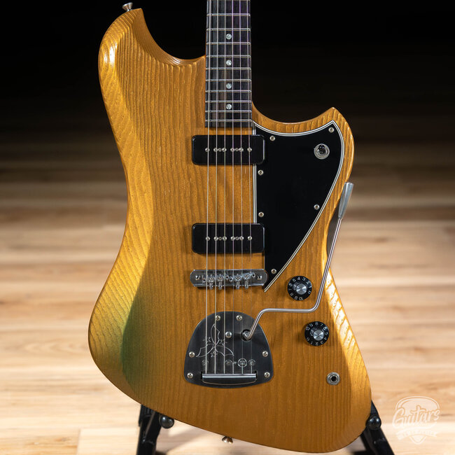 Novo Custom Voltur J w/ Ebony Fretboard & Fralin P-90s – Gold Top Gold