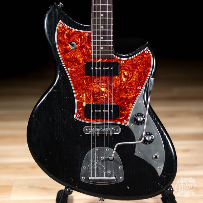 Novo Nucleus Serus J Guitar w/ Fralin P-90s – Bull Black