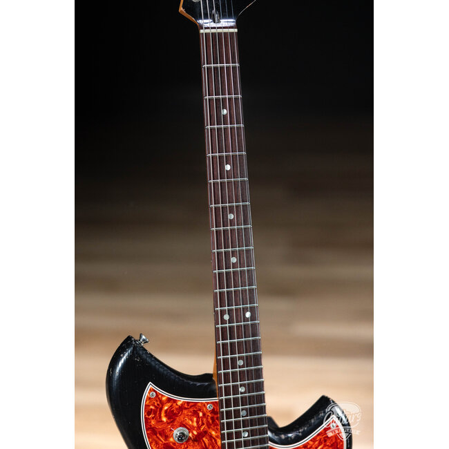 Novo Nucleus Serus J Guitar w/ Fralin P-90s – Bull Black