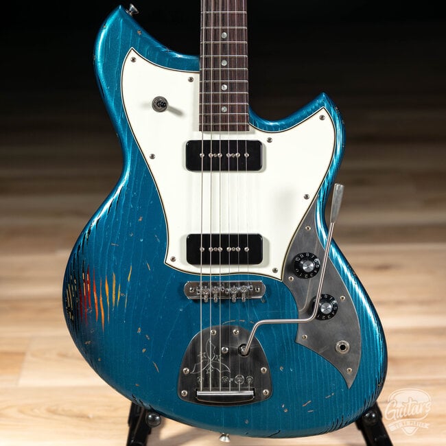 Novo Dealer Limited Nucleus Serus J Guitar – Lake Placid Blue over 3-Tone Burst