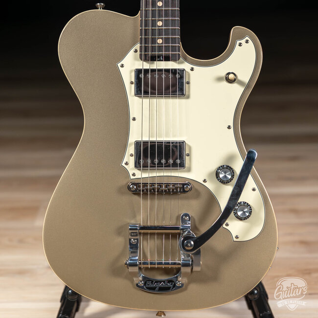Veritas Portlander Bigsby w/ BearCats, Roasted Maple & RW Neck – Shoreline Gold